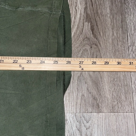 Green Gymshark compound short sleeve tshirt - Picture 4 of 4